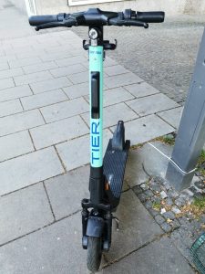 Typischer Tier Scooter