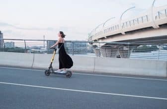 Warum E-Scooter eine Straßenzulassung und einen Versicherungsschutz benötigen